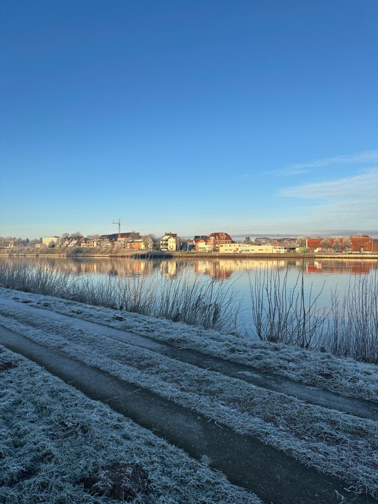 Kanal-Haus "Das Gaestehaus Direkt Am Nok" Osterrönfeld Екстериор снимка