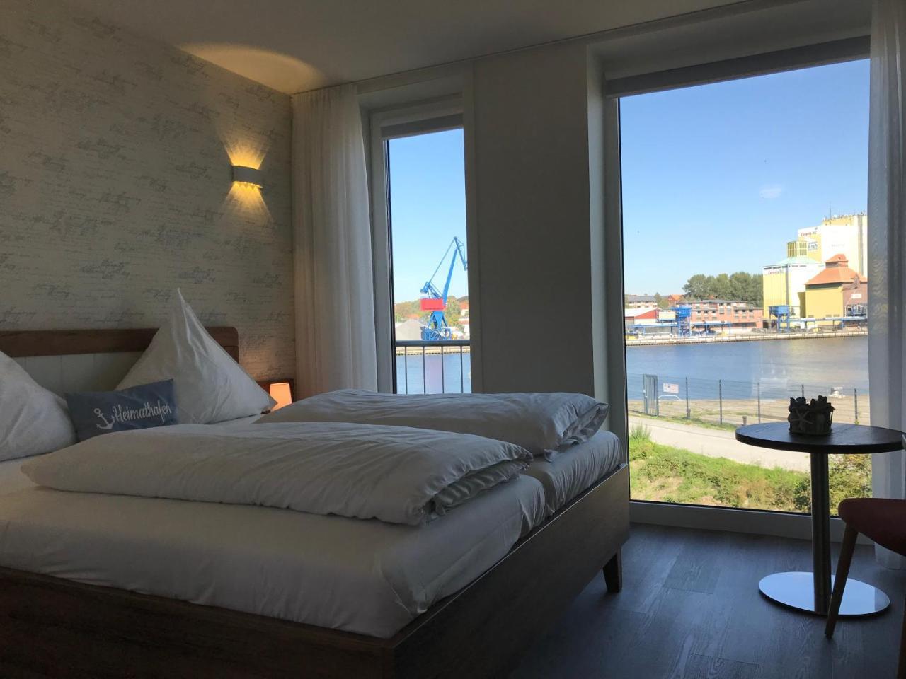 Kanal-Haus "Das Gaestehaus Direkt Am Nok" Osterrönfeld Екстериор снимка